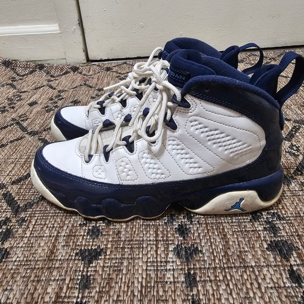 Air Jordan 9 Retro University Blue GS Size 5 5Y